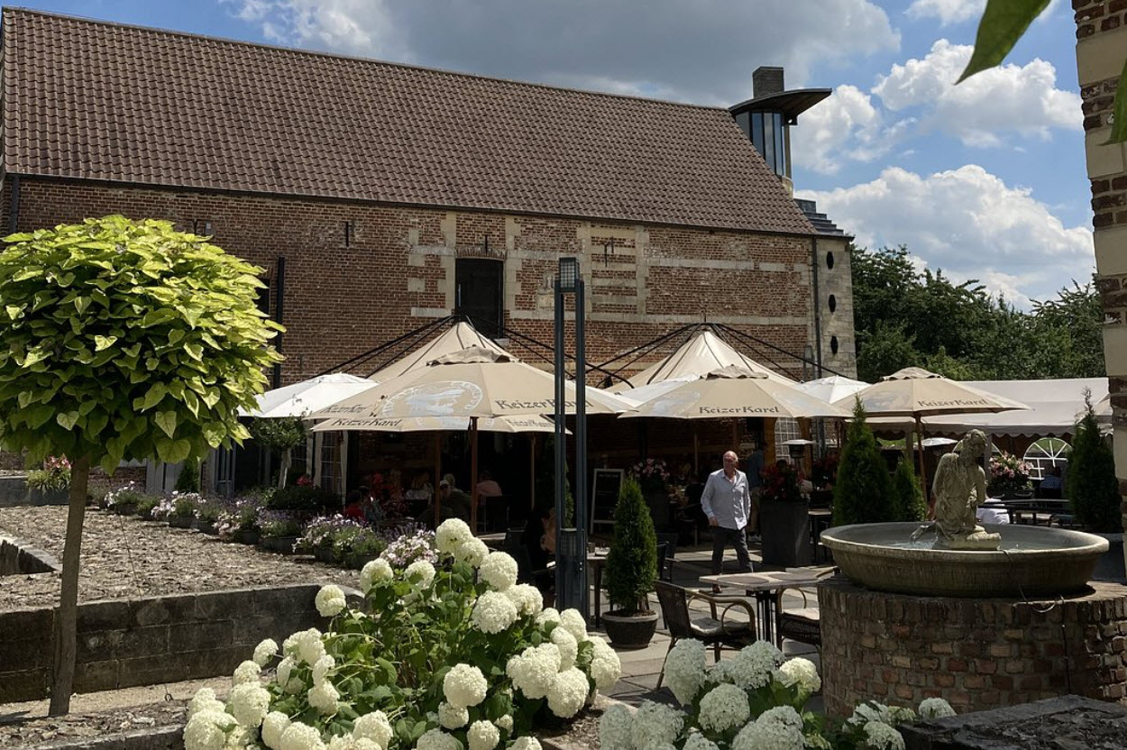 Waterburcht Millen, Belgium